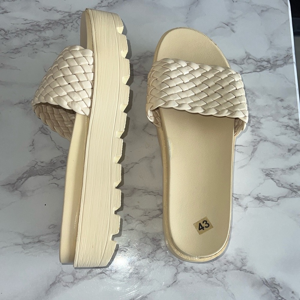 Women's Cream Woven Slide Sandals Size 11